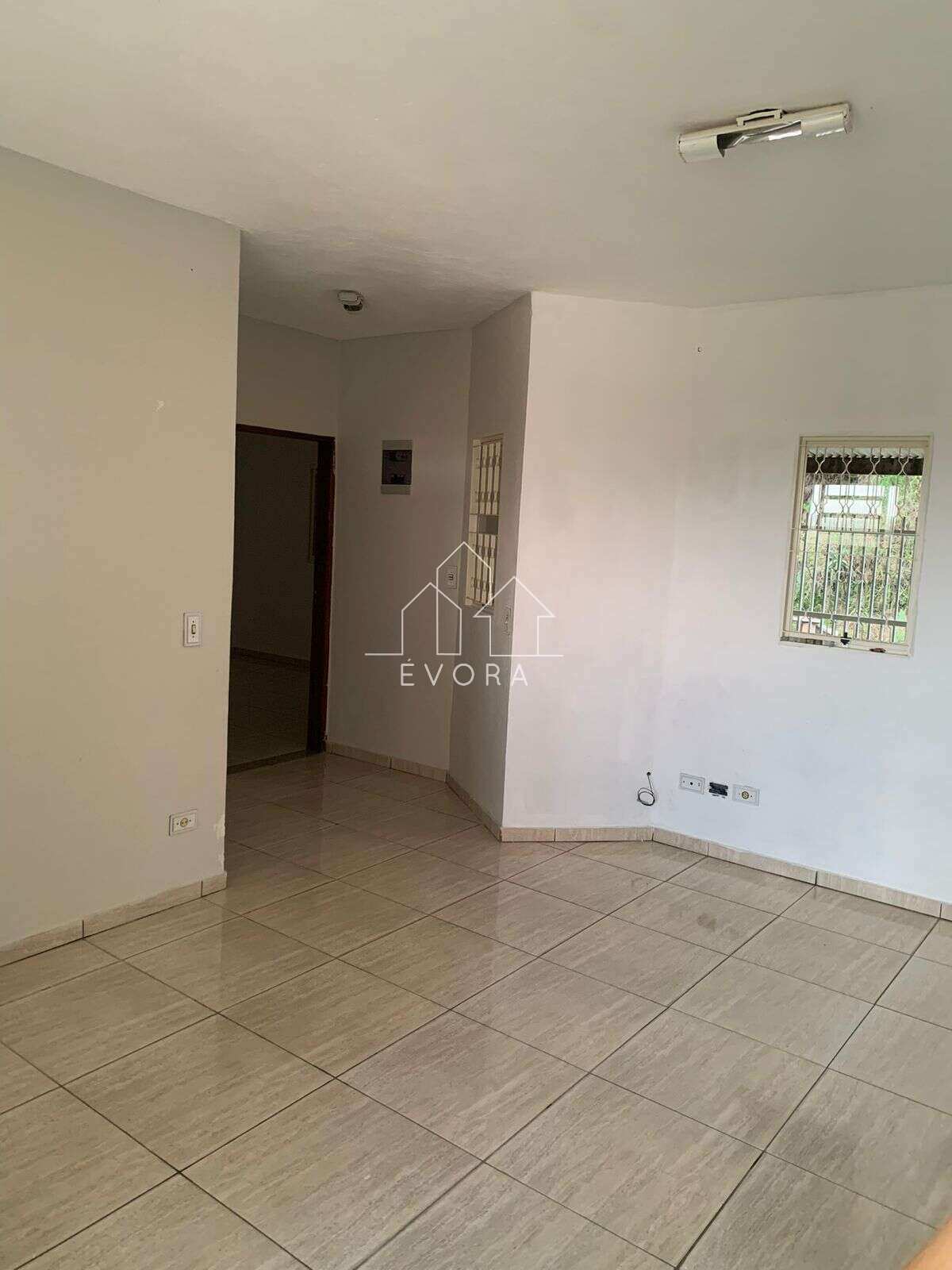 Casa à venda, com 4 quartos, 300m² - Évora Imóveis