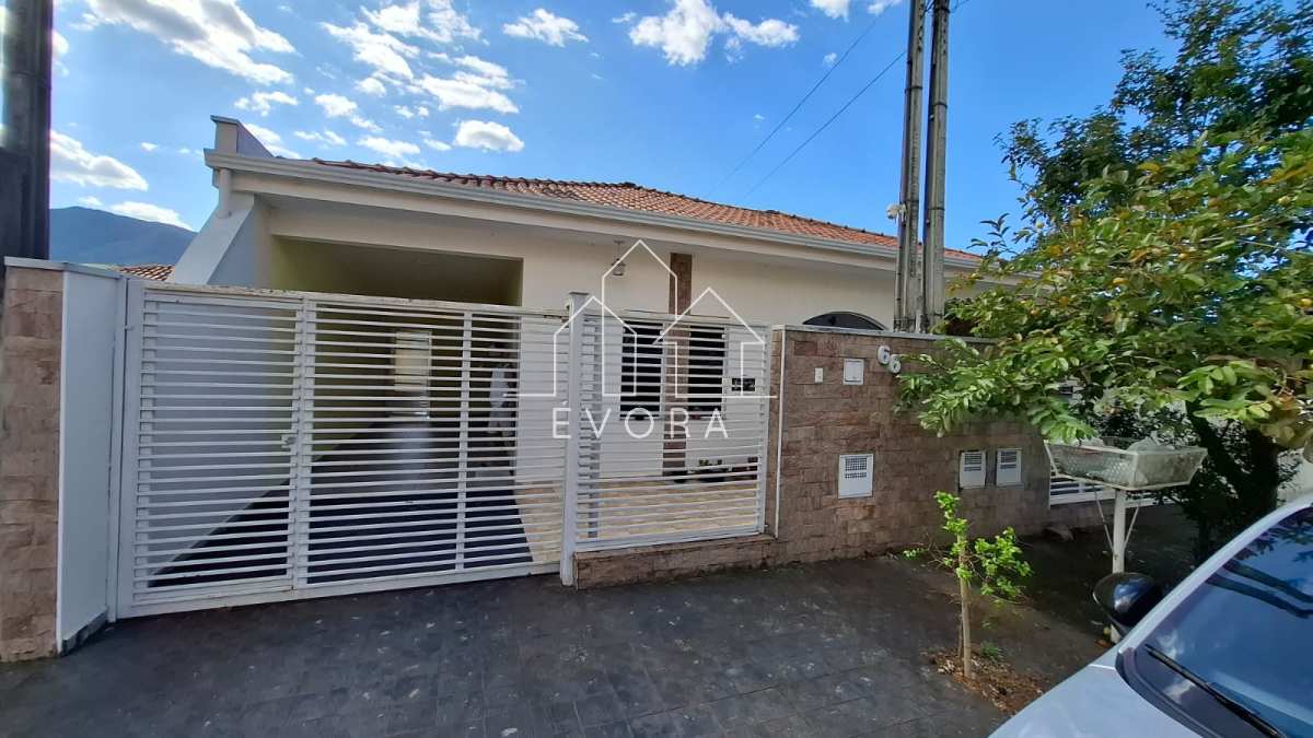 Casa à venda em Águas de Lindóia, Jardim Europa, com 3 quartos, 200m² - Évora Imóveis