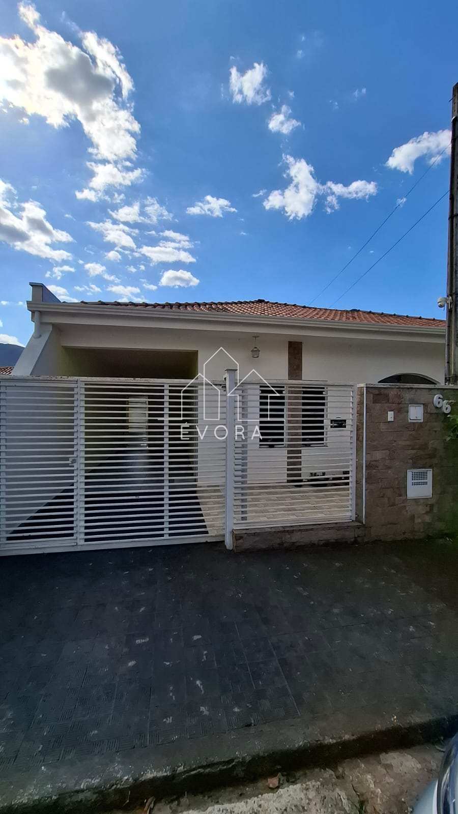 Casa à venda em Águas de Lindóia, Jardim Europa, com 3 quartos, 200m² - Évora Imóveis