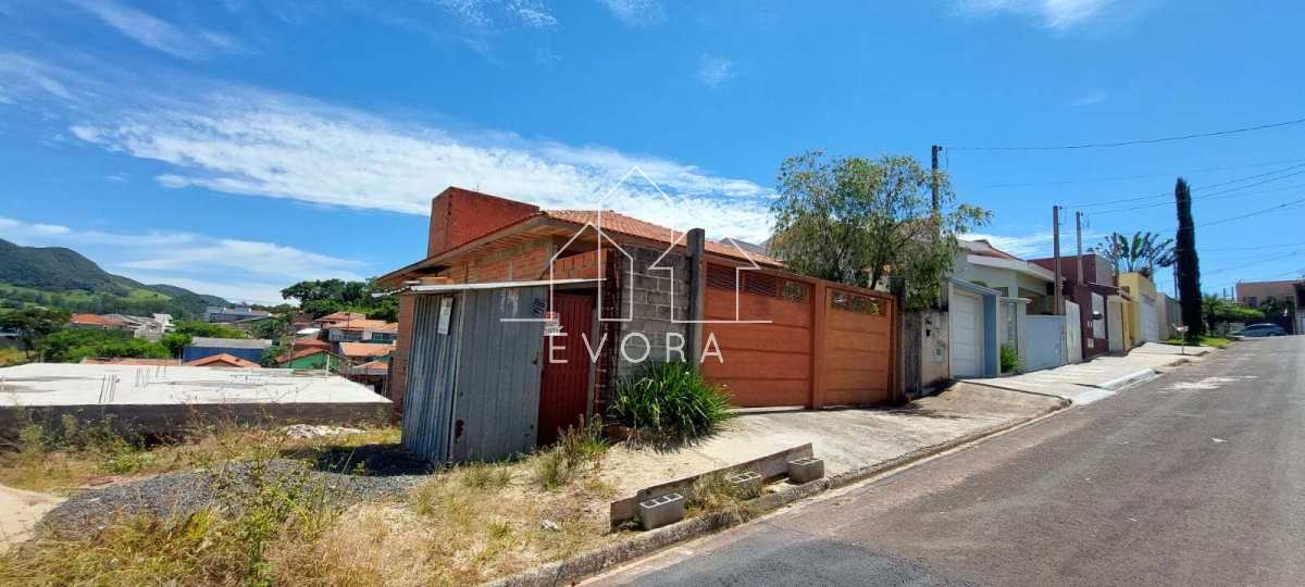 Casa à venda em Águas de Lindóia, VALE DAS ÁGUAS, 250m² - Évora Imóveis