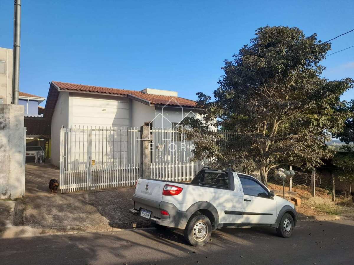 Casa à venda em Monte Sião, Jardim América, com 1 quarto - Évora Imóveis