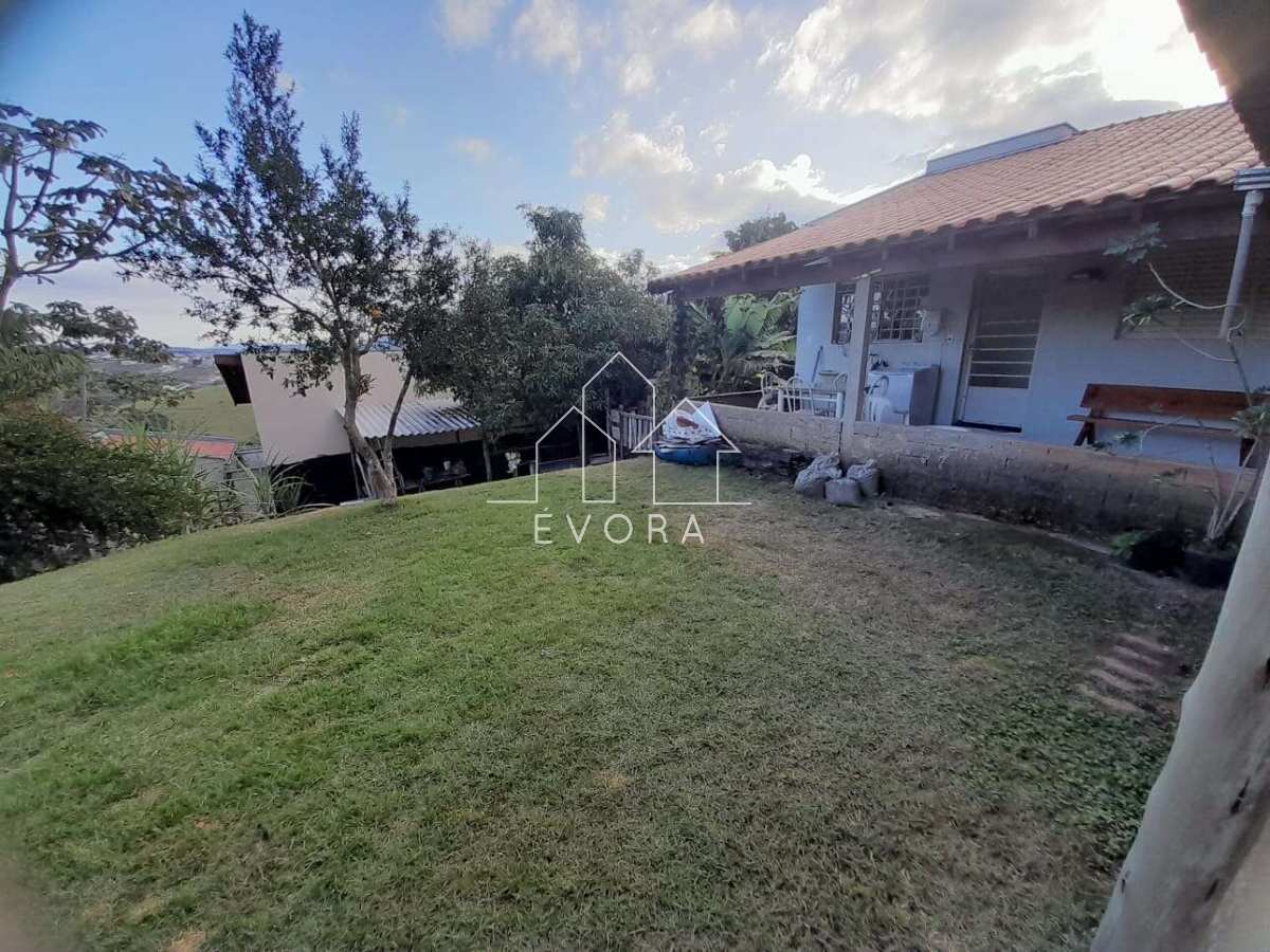 Casa à venda em Monte Sião, Jardim América, com 1 quarto - Évora Imóveis