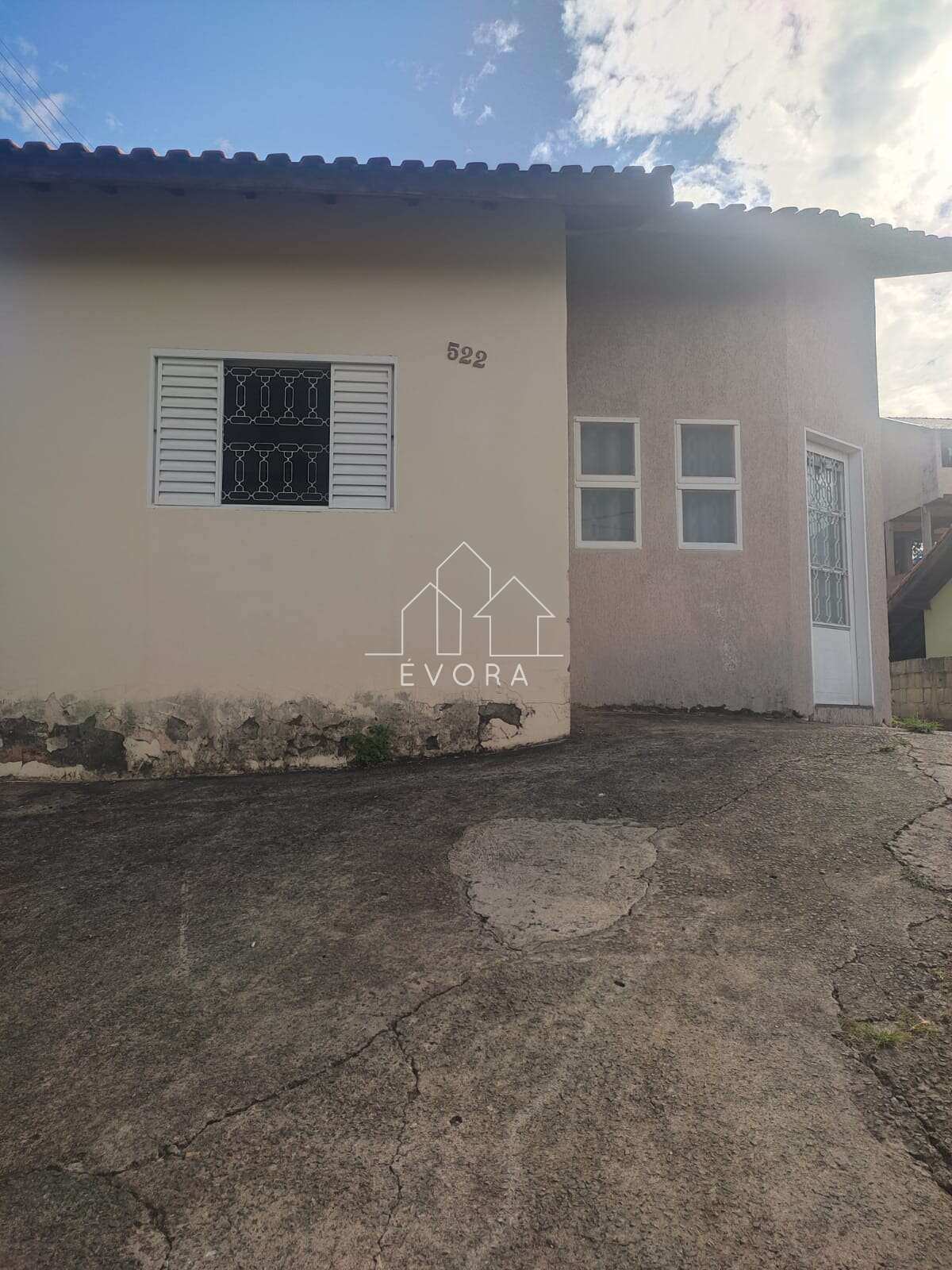 Casa à venda em Monte Sião, Jardim América, com 2 quartos, 270m² - Évora Imóveis