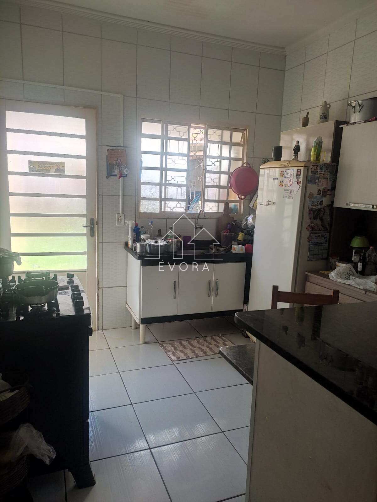Casa à venda em Monte Sião, Jardim América, com 2 quartos, 270m² - Évora Imóveis