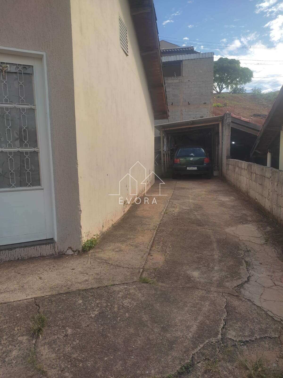 Casa à venda em Monte Sião, Jardim América, com 2 quartos, 270m² - Évora Imóveis