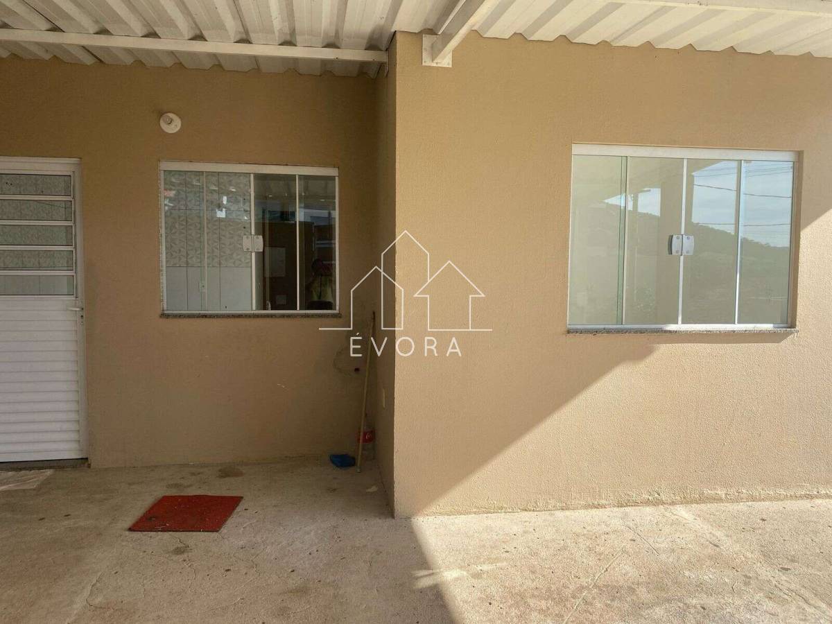 Casa à venda em Monte Sião, Jardim América, com 2 quartos, 220m² - Évora Imóveis