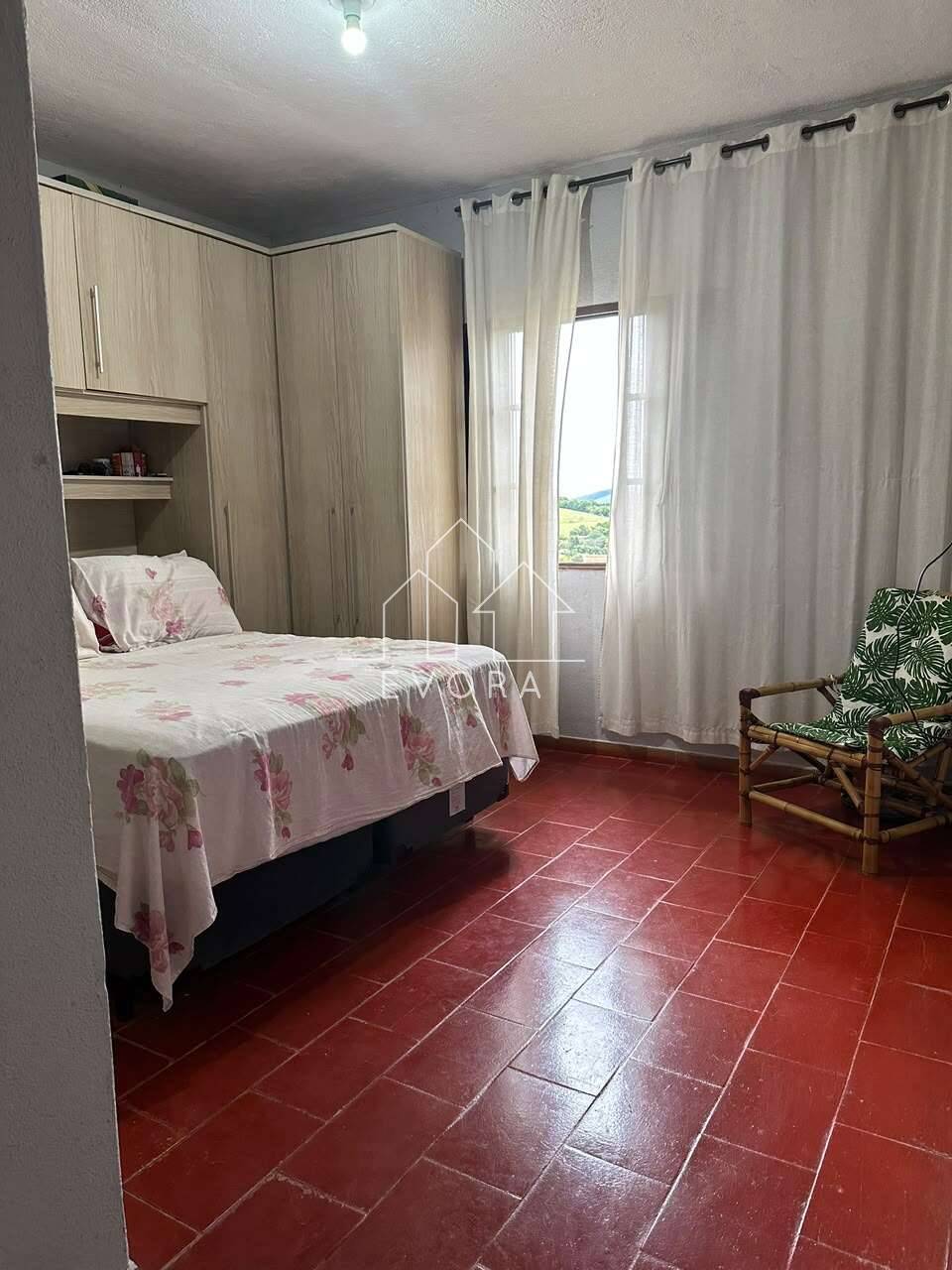 Casa de 1.000m²- Monte Sião MG - Évora Imóveis