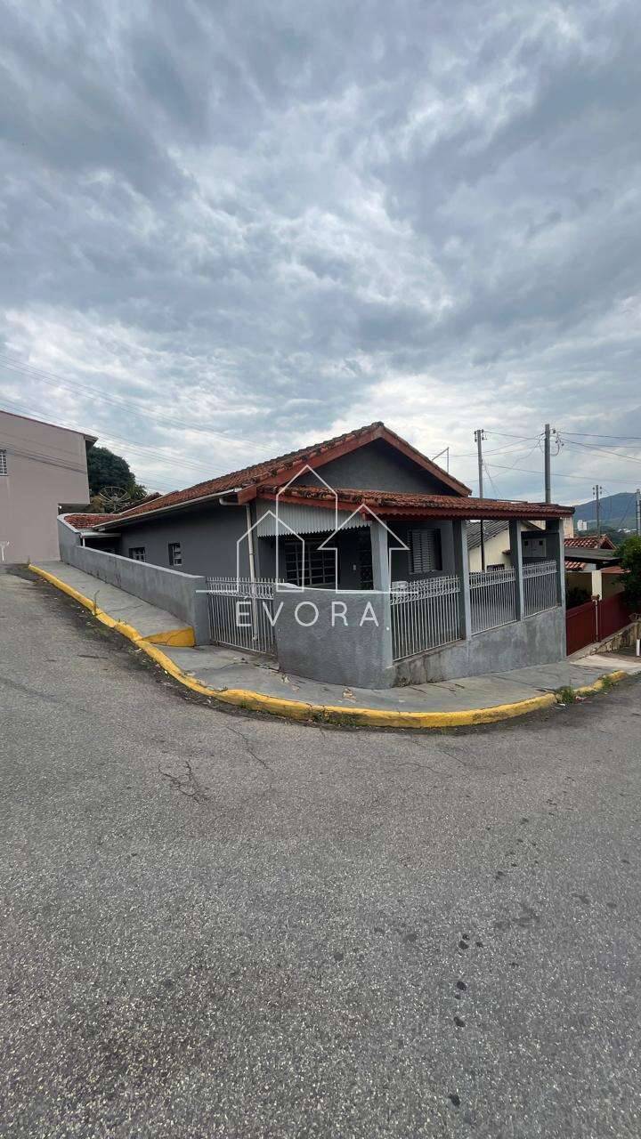 Casa para alugar em Monte Sião, Tijuco Preto, com 2 quartos - Évora Imóveis