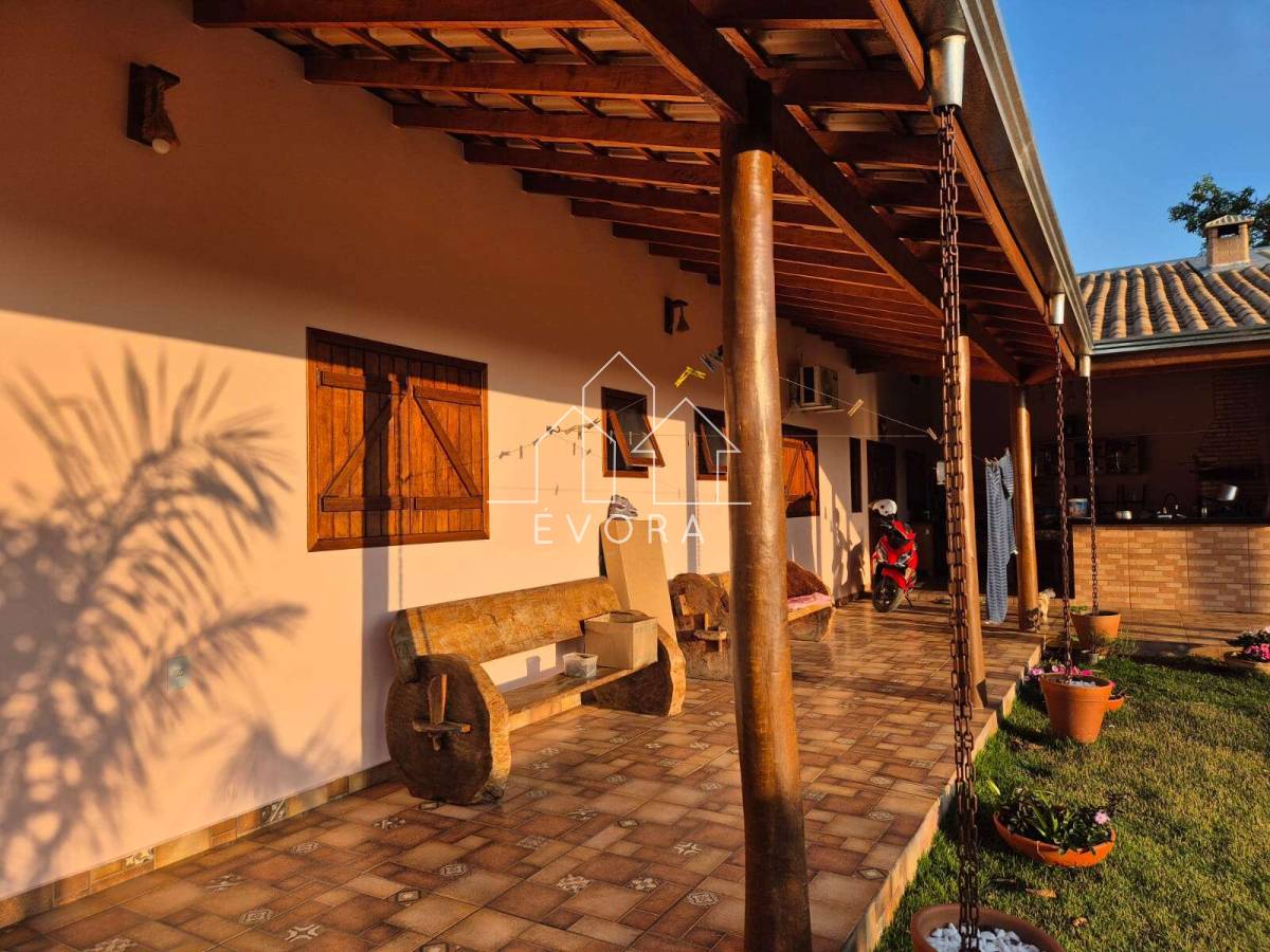 Chácara à venda em Monte Sião, Batinga, com 3 quartos, 718m² - Évora Imóveis