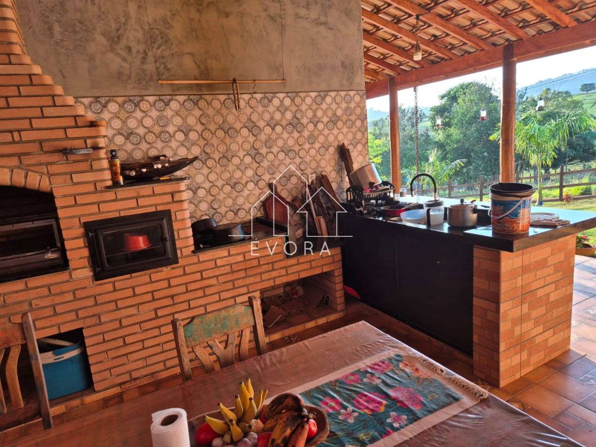 Chácara à venda em Monte Sião, Batinga, com 3 quartos, 718m² - Évora Imóveis