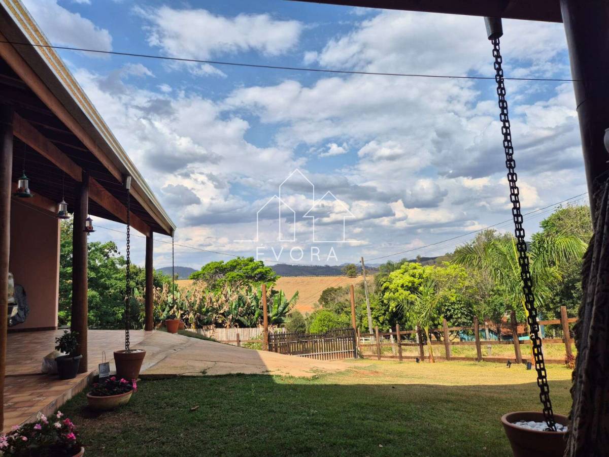Chácara à venda em Monte Sião, Batinga, com 3 quartos, 718m² - Évora Imóveis