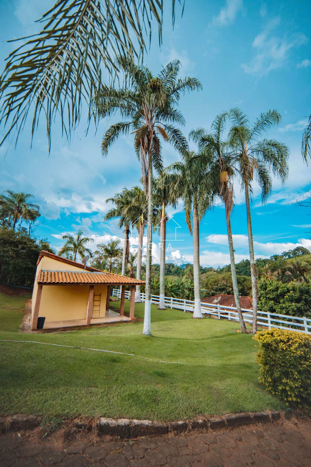 Chácara à venda em Monte Sião, Carapiá, com 6 quartos, 10.000m² - Évora Imóveis