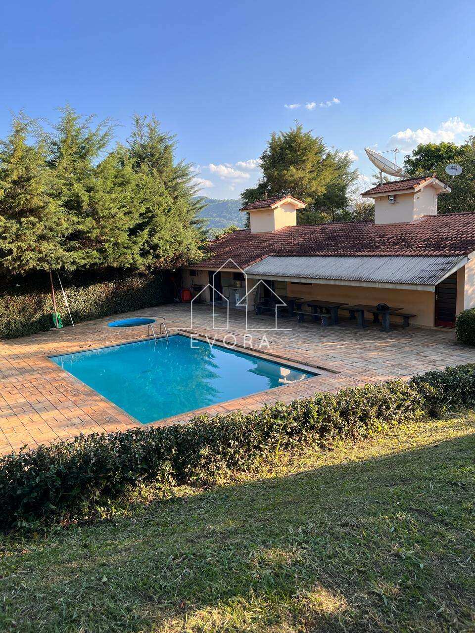 Chácara à venda em Monte Sião, Mococa, com 4 quartos, 1.700m² - Évora Imóveis