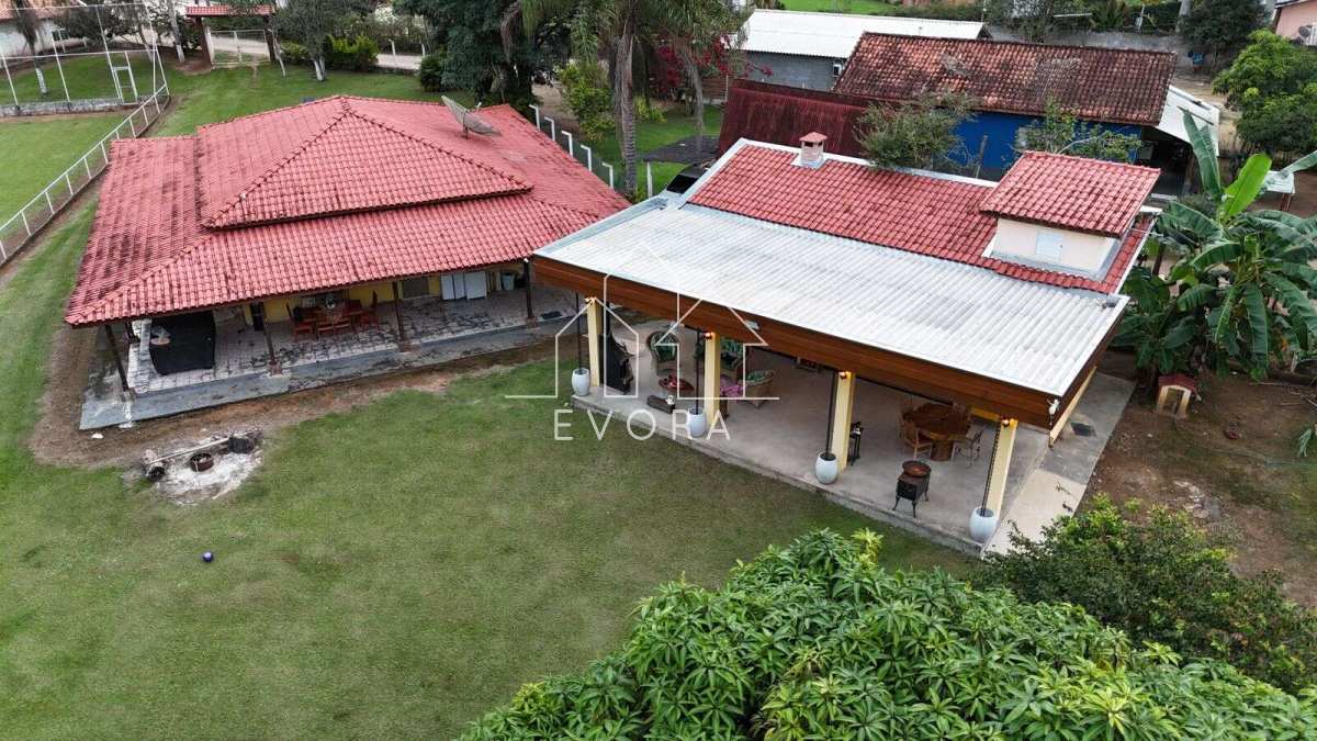 Chácara à venda em Monte Sião, Perobal, com 3 quartos, 6.000m² - Évora Imóveis
