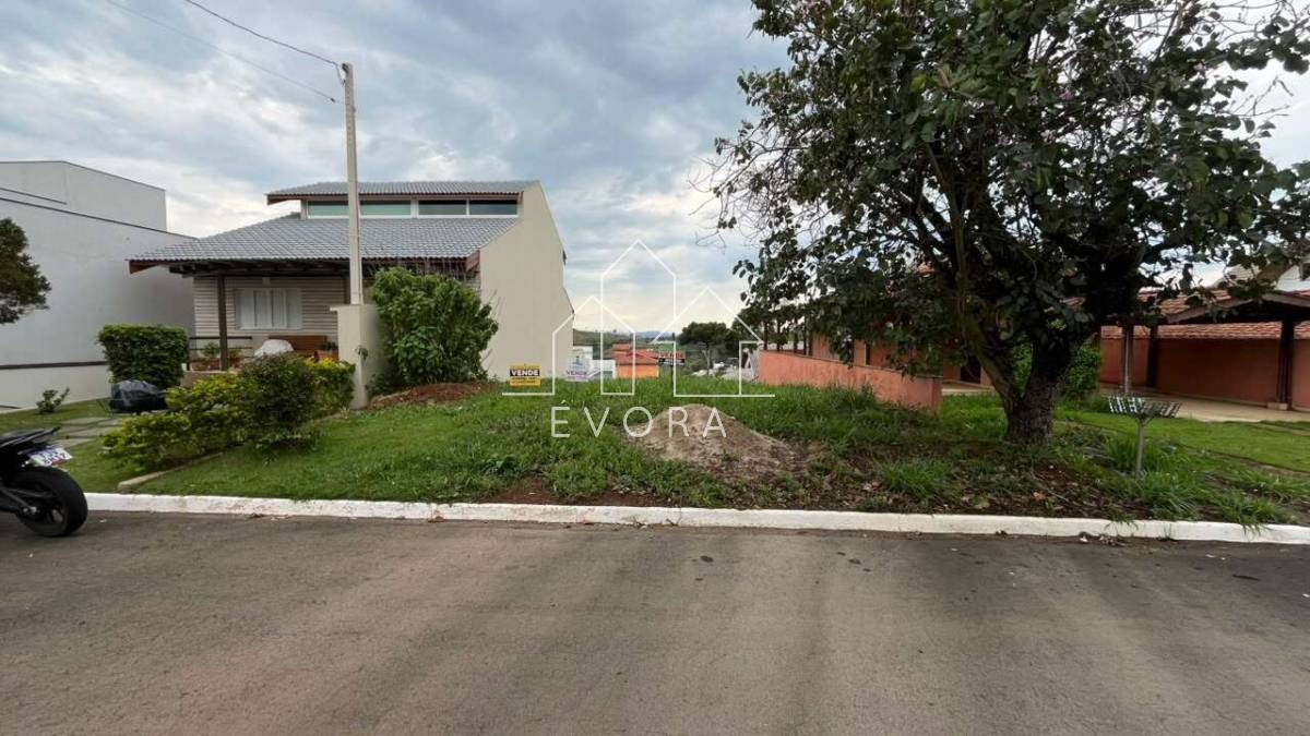 Lote à venda em Águas de Lindóia, Rua Bentivi, 250m² - Évora Imóveis
