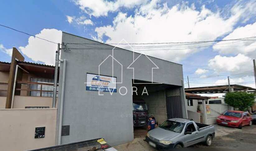 Salão à venda em Monte Sião, Jardim dos Ipês, 200m² - Évora Imóveis